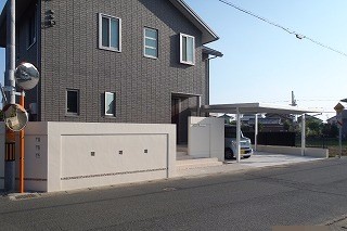 豊川　豊橋　岡崎　蒲郡　サンエクス　外構工事　施工事例　セミクローズ　エクステリア