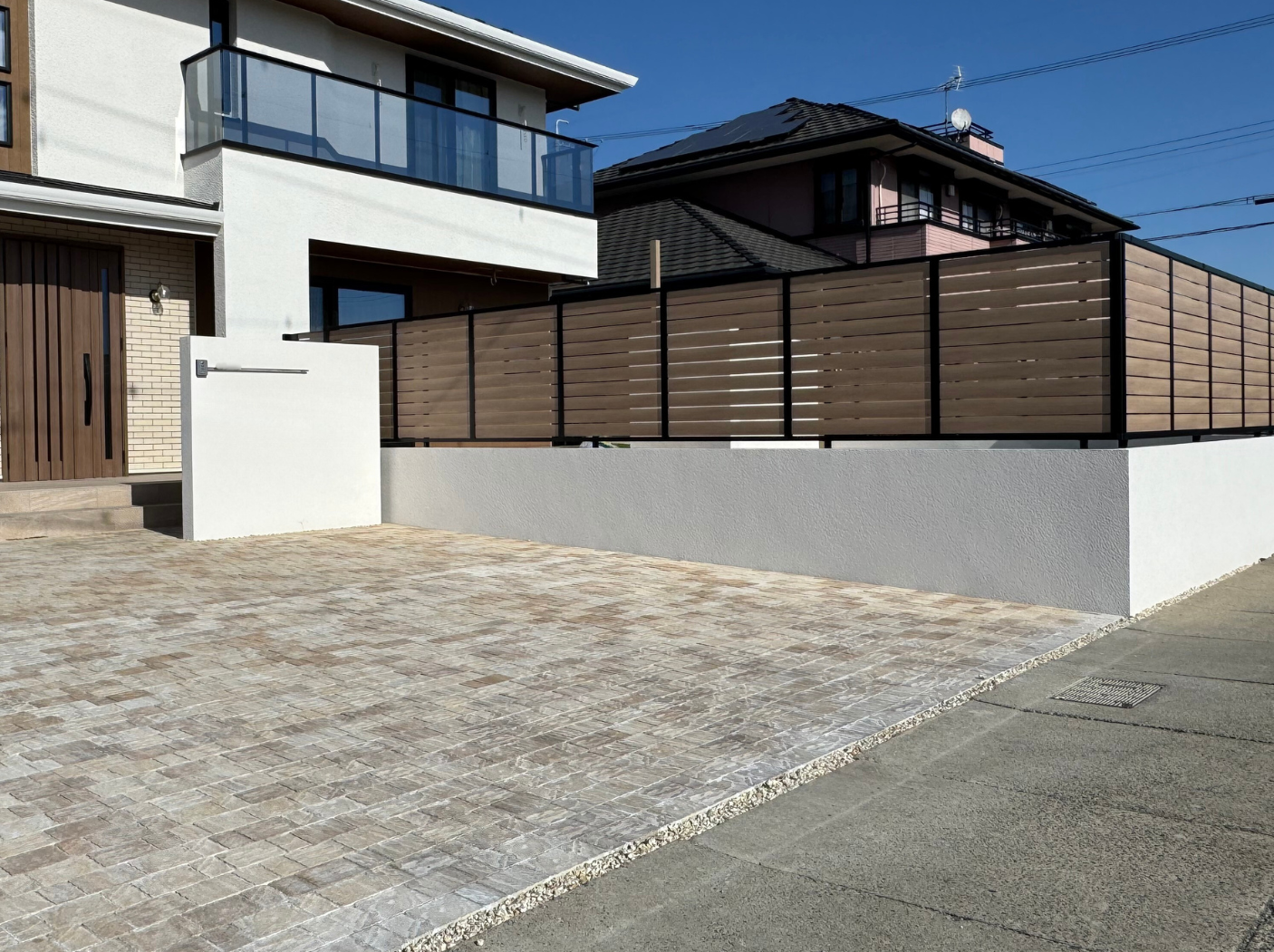 豊川　豊橋　岡崎　蒲郡　サンエクス　施工事例　セミクローズエクステリア